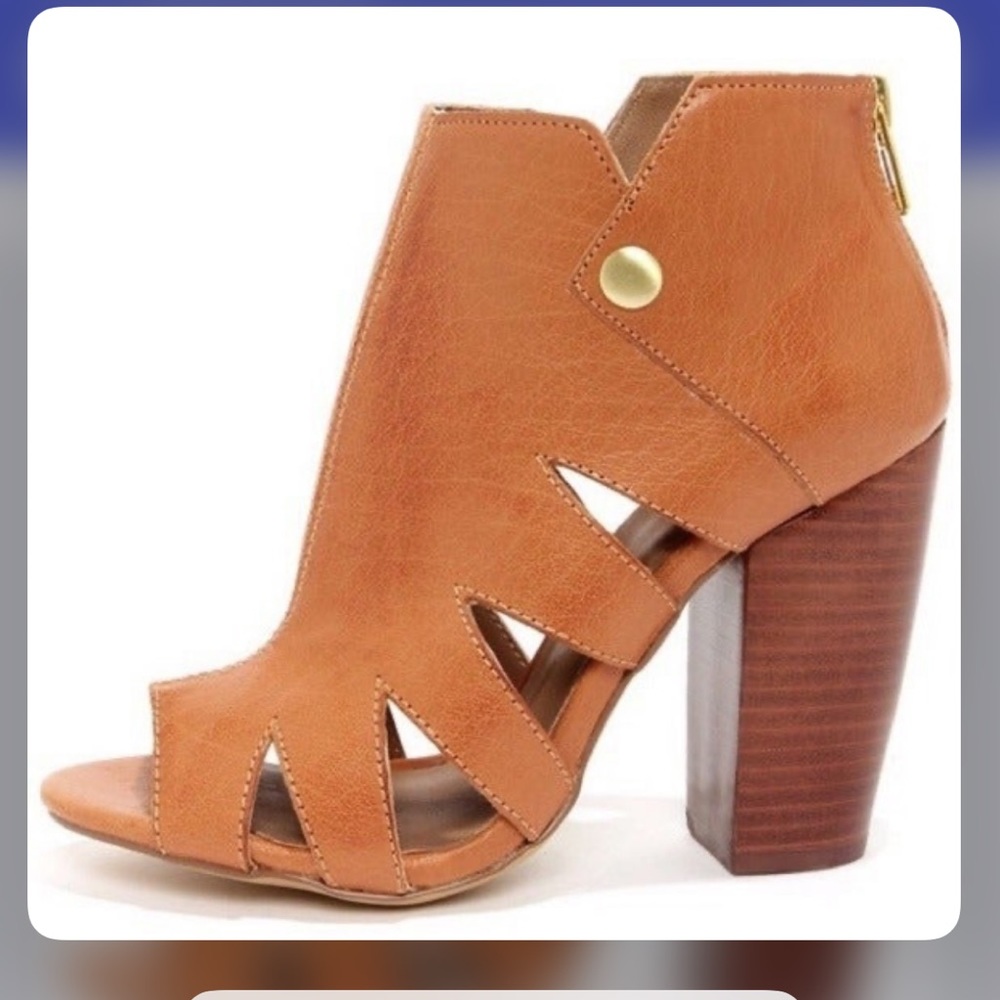 Kelsi Dagger Cutout Booties size 9